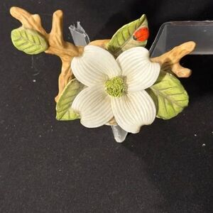 Vintage 1985 Lefton Floral Ceramic Art Piece W/White Flower/Green Leaves 4X2X2
